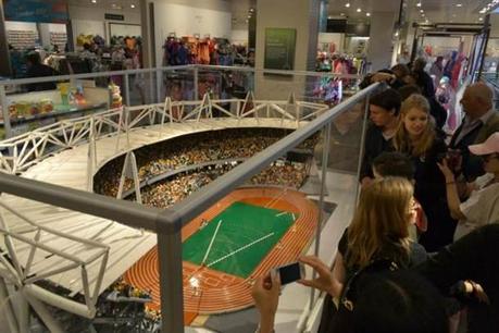 Lo stadio olimpico di Londra 2012 rifatto con i LEGO