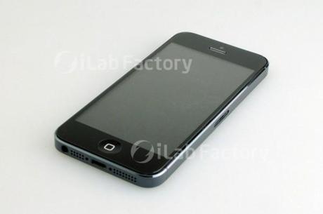 iPhone 5 Rumors Features: le foto di un iPhone 5 montato