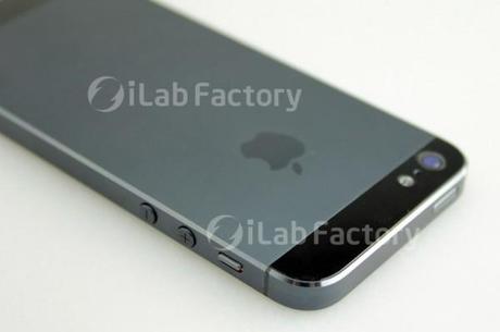 iPhone 5 Rumors Features: le foto di un iPhone 5 montato