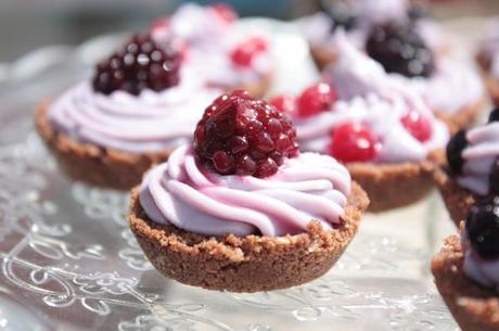 Mini cheesecake al cioccolato bianco e frutti di bosco