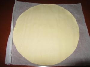 pasta-sfoglia-stesa Barchette di pasta sfoglia formaggio e cannolicchi