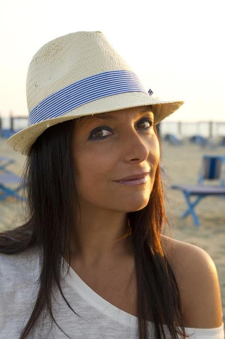 Smilingischic outfit navy style all shades of the sea cappello di paglia H&M All shades of the sea