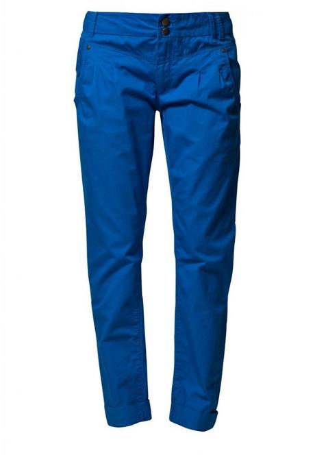 Pantaloni blu alla moda