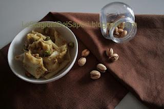 PAPPARDELLE A NIDO E PESTO DI PISTACCHI