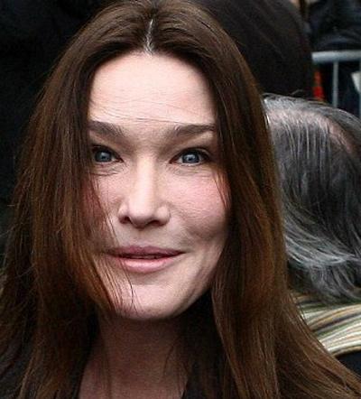 Carla Bruni prima e dopo il botox. E la vaga somiglianza con un chipmunk.