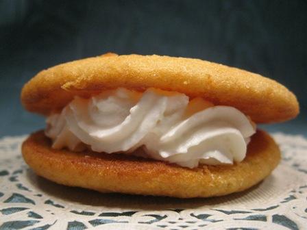 Un dolcetto per ferragosto ovvero: Whoopie pie allo sciroppo d'agave e panna