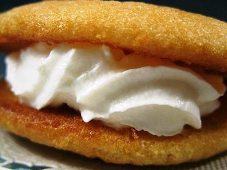 Un dolcetto per ferragosto ovvero: Whoopie pie allo sciroppo d'agave e panna