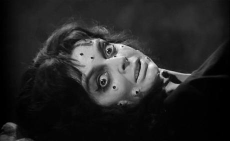 L'immondo profondo #9: Barbara Steele