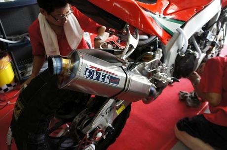 Aprilia RSV4 Team OVER & Moto Italiana Suzuka @ 8 Hours Suzuka 2012