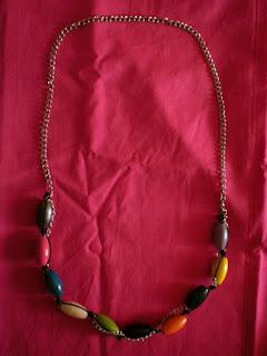 Una collana in legno: facile, veloce, colorata. Tutorial / Le collier en bois laqué. Tutorial