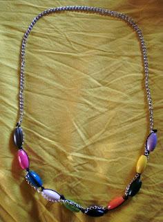 Una collana in legno: facile, veloce, colorata. Tutorial / Le collier en bois laqué. Tutorial
