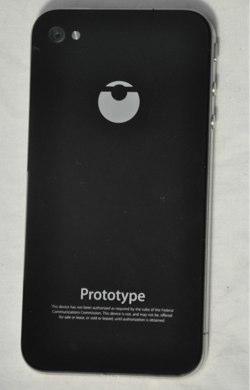 Su eBay finisce uno dei prototipi dell’iPhone 4