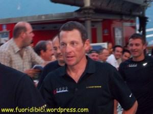 Lance Armstrong: squalifica a vita e addio ai sette Tour