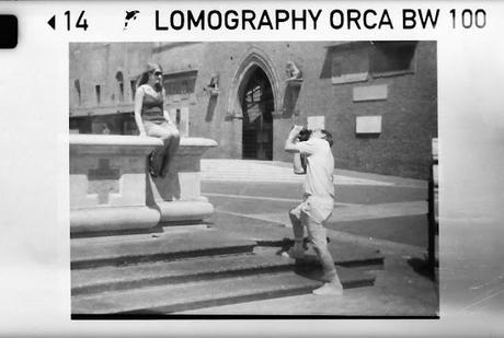 Turisti a Bologna in formato 110 con Lomography Orca! Turisti a Bologna in formato 110 con Lomography Orca!