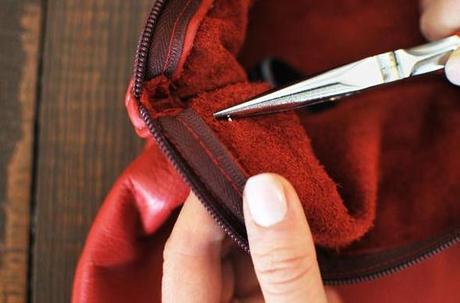 DIY: Do It Yourself // Valentino-Inspired Clutch DIY: Do It Yourself // Valentino-Inspired Clutch