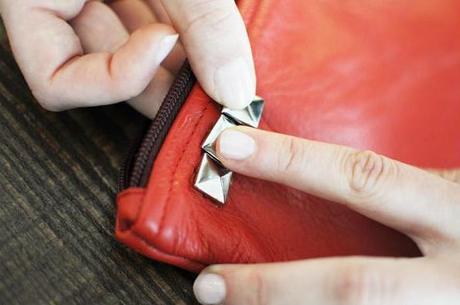 DIY: Do It Yourself // Valentino-Inspired Clutch DIY: Do It Yourself // Valentino-Inspired Clutch