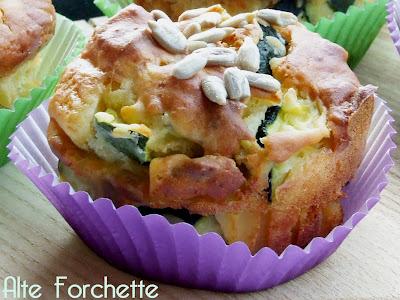 MUFFINS SALATI CON RICOTTA, ZUCCHINE E  SEMI DI GIRASOLE