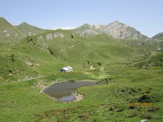 Rifugio Tita Secchi e il Lago della Vacca