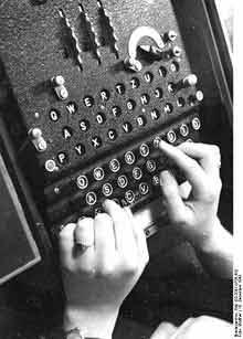 Sfidate Alan Turing con Enigma