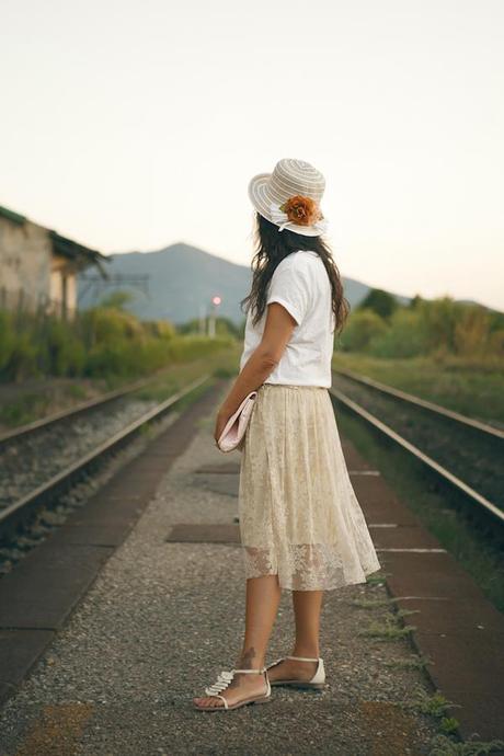 smilingischic outfit sandra Bacci retro attesa Stazione September: Month of new departures