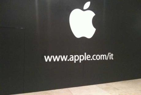 APPLE STORE DI BRESCIA NEL CENTRO COMMERCIALE IL LEONE