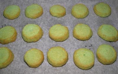 Sables al pecorino, grappa e pistacchi