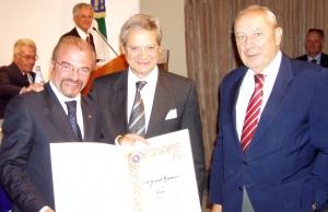 I soci dell’Unci Cavalieri d’Italia premiano Maria Rita Mantovani Cucchia
