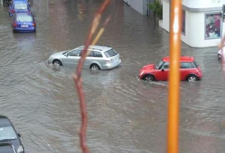 Castellammare di Stabia: paura e terrore. Città allagata, traghetto Volamare in difficoltà Castellammare di Stabia: paura e terrore. Città allagata, traghetto Volamare in difficoltà