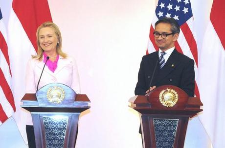 Hillary Clinton va in Asia: “L’oceano è abbastanza grande per tutti”