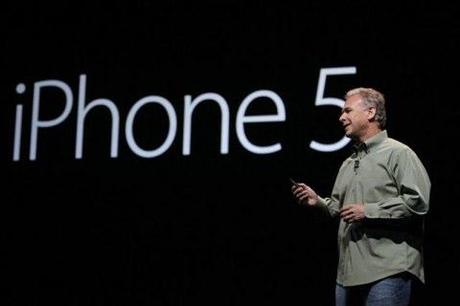 Apple: 2 milioni di iPhone prenotati in 24 ore