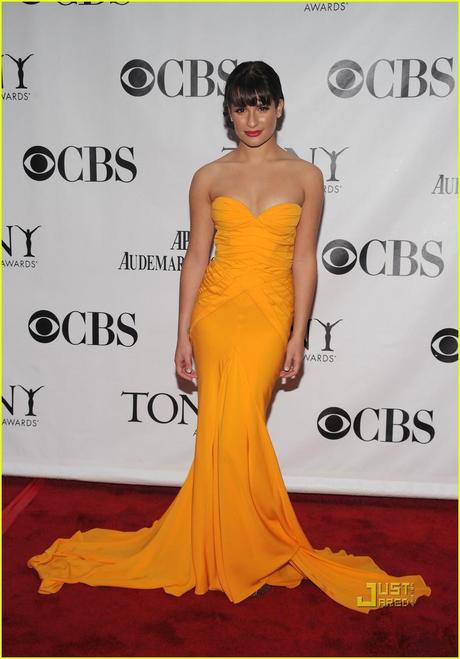 TAGLI DI CAPELLI E ACCONCIATURE DI LEA MICHELE LA PROTAGONISTA DELLA SERIE GLEE + ABITI RED CARPET TAGLI DI CAPELLI E ACCONCIATURE DI LEA MICHELE LA PROTAGONISTA DELLA SERIE GLEE + ABITI RED CARPET
