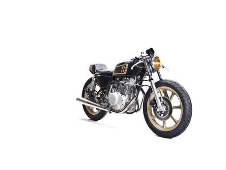 Yamaha XS 400 1977 by MotoHangar Yamaha XS 400 1977 by MotoHangar