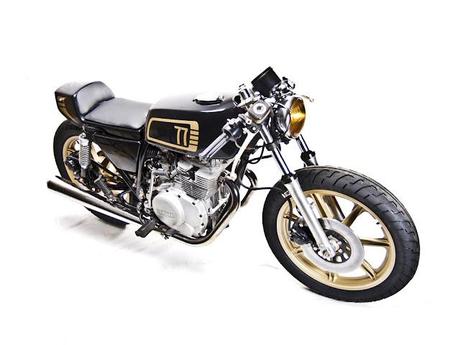 Yamaha XS 400 1977 by MotoHangar Yamaha XS 400 1977 by MotoHangar