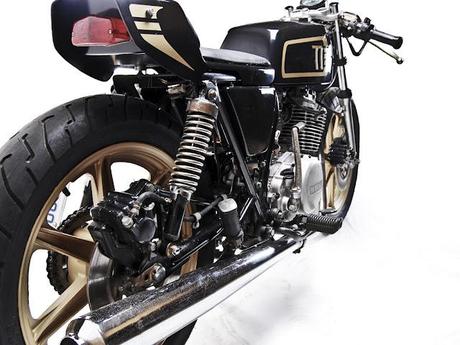 Yamaha XS 400 1977 by MotoHangar Yamaha XS 400 1977 by MotoHangar