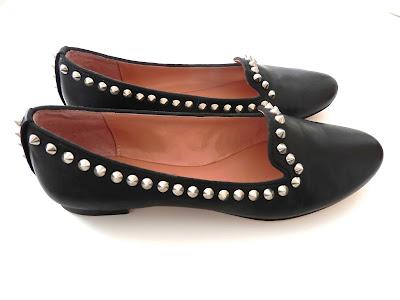 It'S aLL ABouT STudS & SLiPPeRS. It'S aLL ABouT STudS & SLiPPeRS.