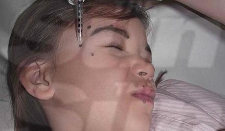 Iniezioni di botox a sette anni “Mia figlia sarà una star”