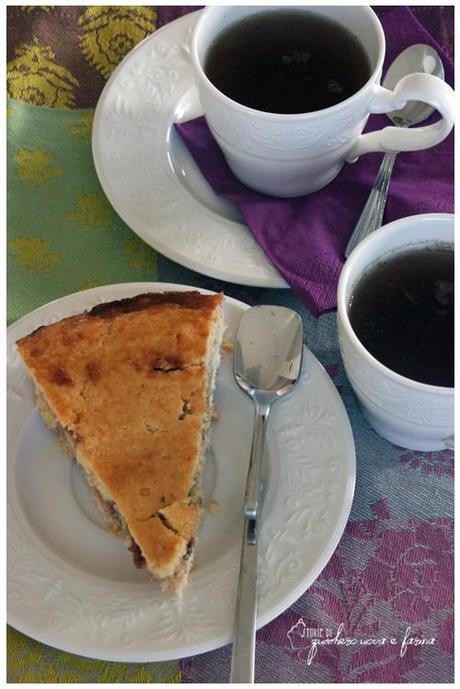 crostata a strati: frutta, crema e marmellata