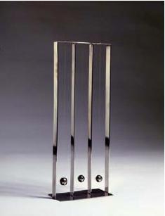 ASTA Sotheby’s - Fausto Melotti, Scultura A (I Pendoli), 1968, inox, cm.h.40 x 15 x 8, esemplare 219 di 500