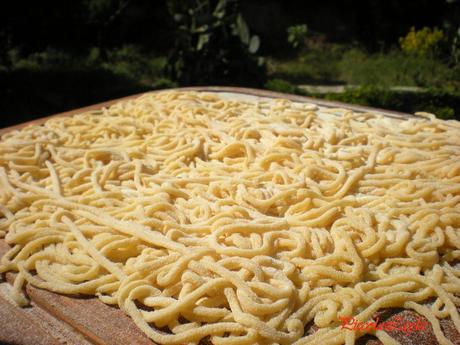 Spaghetti alla Chitarra con Puttanesca di Pesce Spada