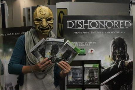 Dishonored entra in fase Gold, Bethesda ed Arkane mettono in palio… la Maschera d’oro