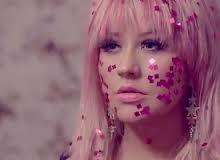 TAGLI DI CAPELLI E COLORI DI CHRISTINA AGUILERA NEL NUOVO VIDEO YOUR BODY