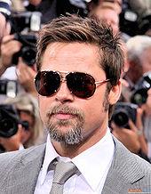 TUTTI I TAGLI DI CAPELLI E I LOOK DI BRAD PITT IL FAMOSO ATTORE DI HOLLYWOOD