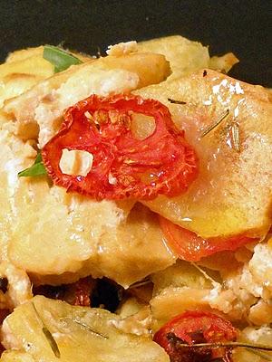 Una cena veloce e sana (?) da studente: Salmone al forno con sfoglie di patate