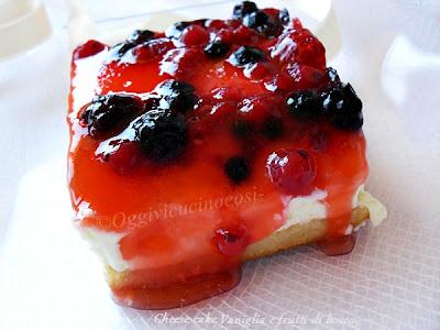 Cheesecake alla vaniglia con gelè ai frutti di bosco