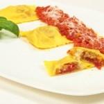 Ravioli ripieni alla “parmigiana” con melanzane e scamorza