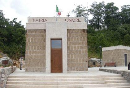 Nel Lazio un mausoleo a un macellaio fascista con soldi pubblici