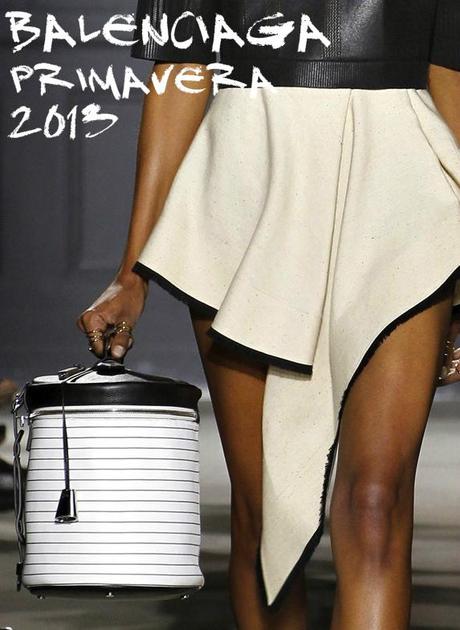 borsa_a_cilindro BALENCIAGA E LE BORSE A CILINDRO