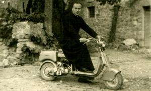 Trentennale della morte: “Don Gino Vicarelli, un prete speciale”