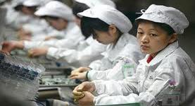 Cina, nello stabilimento dell’iPhone operai in sciopero