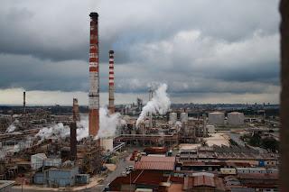 Ilva di Taranto, arriva l'ultimatum della Procura : spegnere gli impianti sequestrati entro cinque giorni